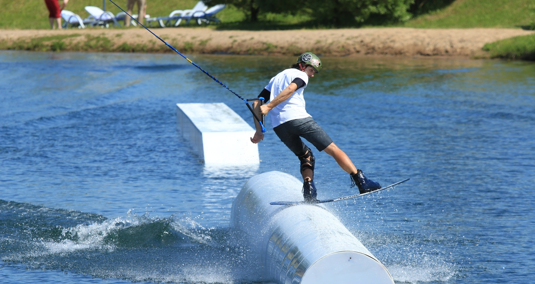 Профессиональные наколенники для вейборда Yami Customs